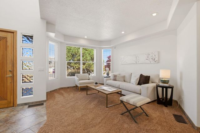 608 Posada Court SE, Albuquerque, NM 87123