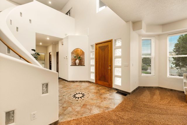 608 Posada Court SE, Albuquerque, NM 87123