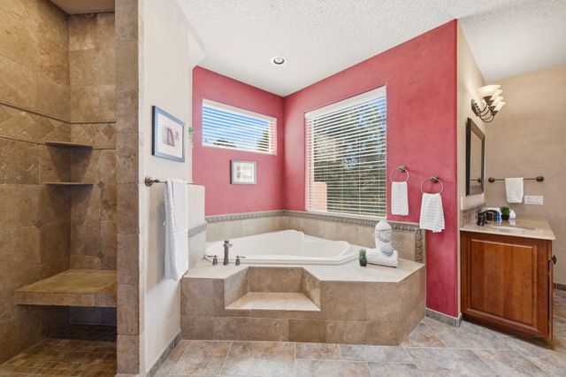 608 Posada Court SE, Albuquerque, NM 87123