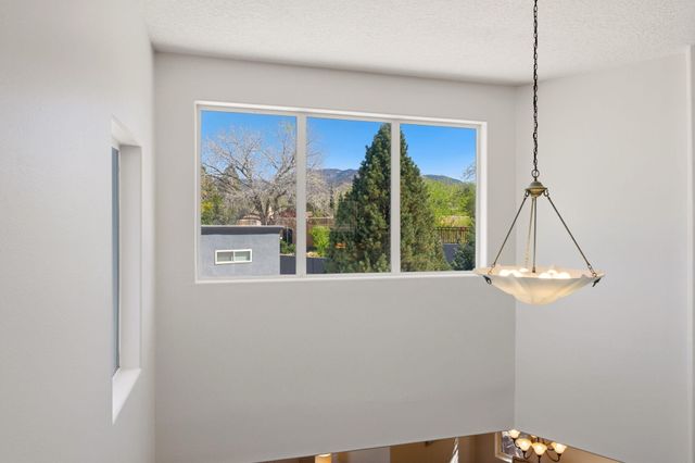 608 Posada Court SE, Albuquerque, NM 87123