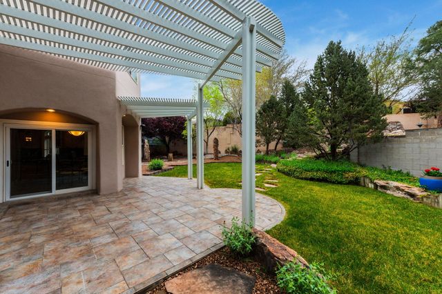 608 Posada Court SE, Albuquerque, NM 87123