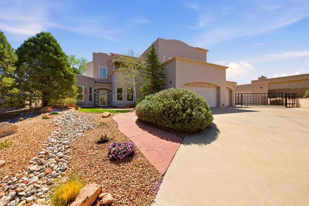 608 Posada Court SE, Albuquerque, NM 87123