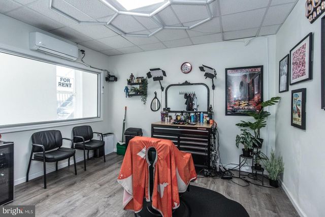 1901 N HOWARD ST, Philadelphia, PA 19122