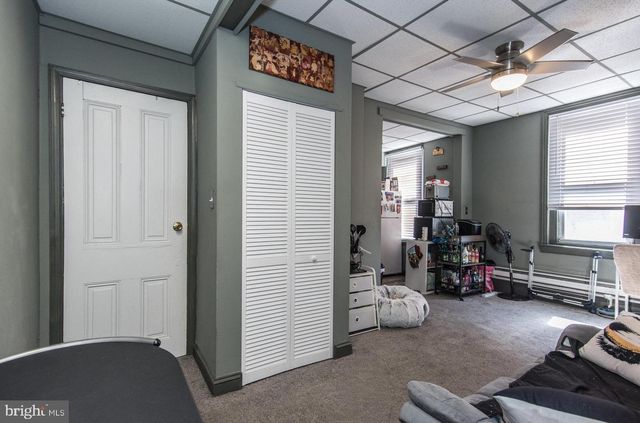 1901 N HOWARD ST, Philadelphia, PA 19122