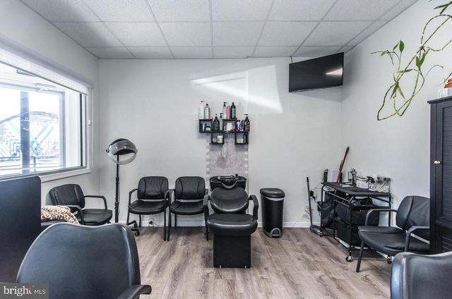 1901 N HOWARD ST, Philadelphia, PA 19122