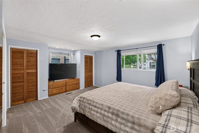 14401 106th Avenue Ct E, Puyallup, WA 98374
