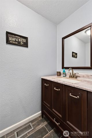 14401 106th Avenue Ct E, Puyallup, WA 98374