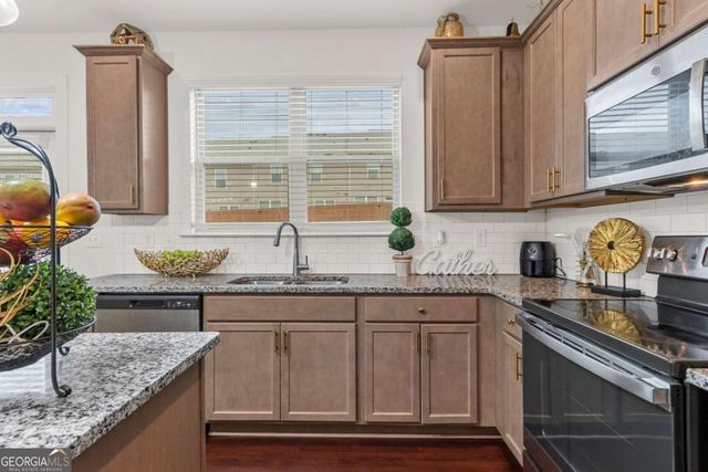 7653 Castle Avenue, Fairburn, GA 30213