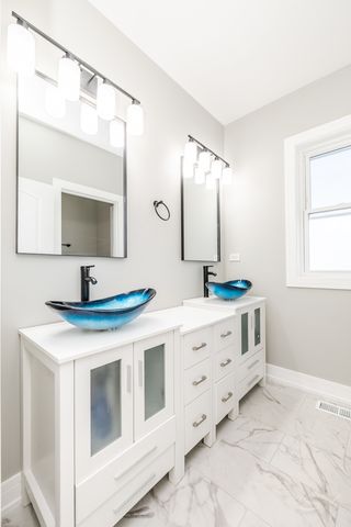 4448 Joliet Avenue, Lyons, IL 60534