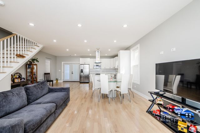 4448 Joliet Avenue, Lyons, IL 60534