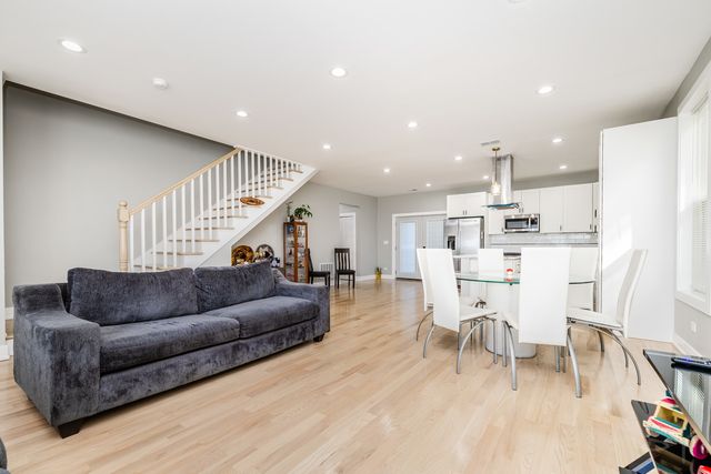 4448 Joliet Avenue, Lyons, IL 60534