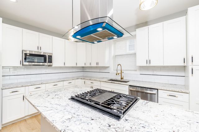 4448 Joliet Avenue, Lyons, IL 60534