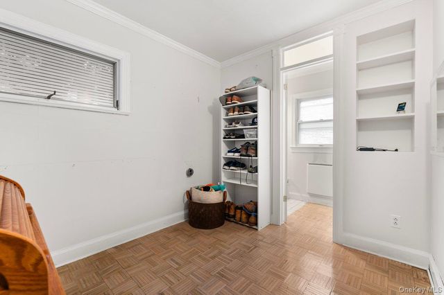 22 Greenway Circle, Syosset, NY 11791