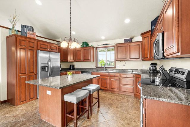 4866 N WREN DRIVE, Appleton, WI 54913