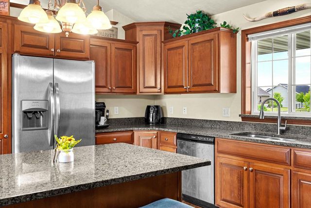 4866 N WREN DRIVE, Appleton, WI 54913