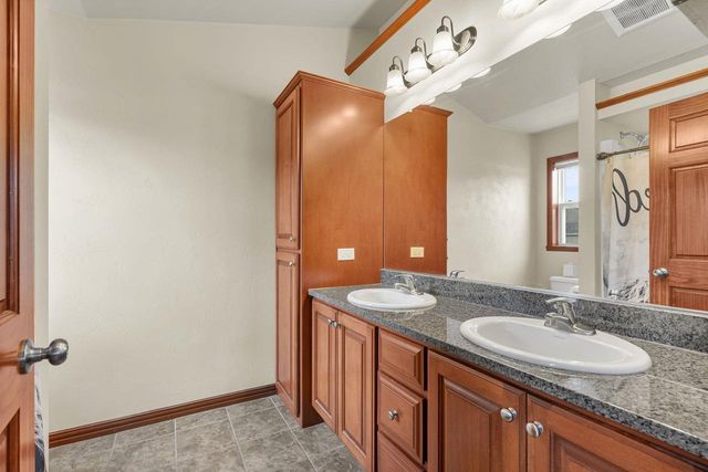 4866 N WREN DRIVE, Appleton, WI 54913