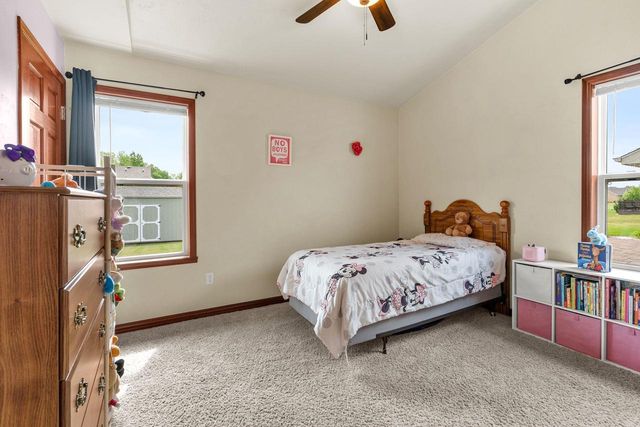 4866 N WREN DRIVE, Appleton, WI 54913
