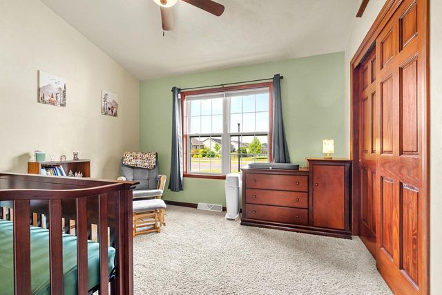 4866 N WREN DRIVE, Appleton, WI 54913
