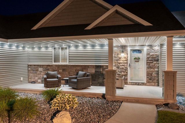 4866 N WREN DRIVE, Appleton, WI 54913