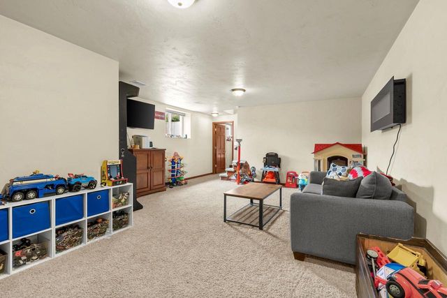 4866 N WREN DRIVE, Appleton, WI 54913