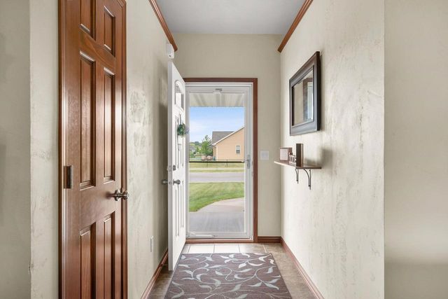 4866 N WREN DRIVE, Appleton, WI 54913