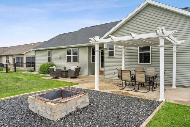 4866 N WREN DRIVE, Appleton, WI 54913