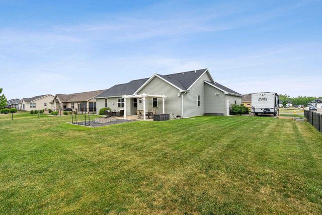 4866 N WREN DRIVE, Appleton, WI 54913