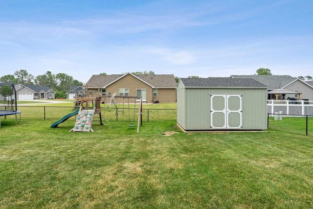 4866 N WREN DRIVE, Appleton, WI 54913