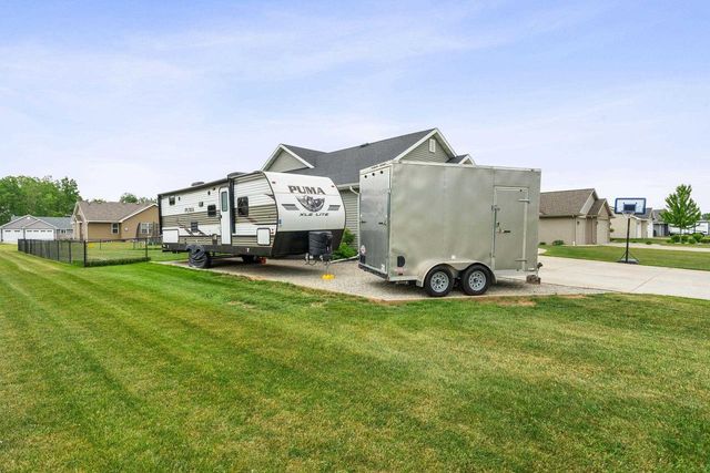 4866 N WREN DRIVE, Appleton, WI 54913