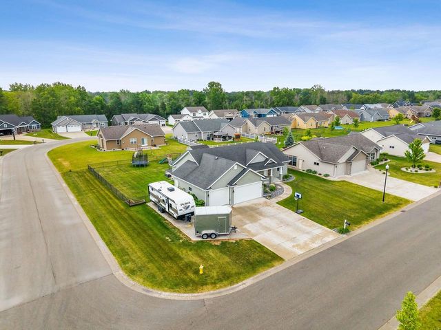 4866 N WREN DRIVE, Appleton, WI 54913