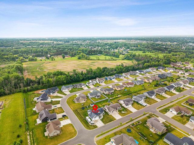 4866 N WREN DRIVE, Appleton, WI 54913