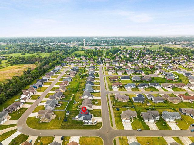 4866 N WREN DRIVE, Appleton, WI 54913