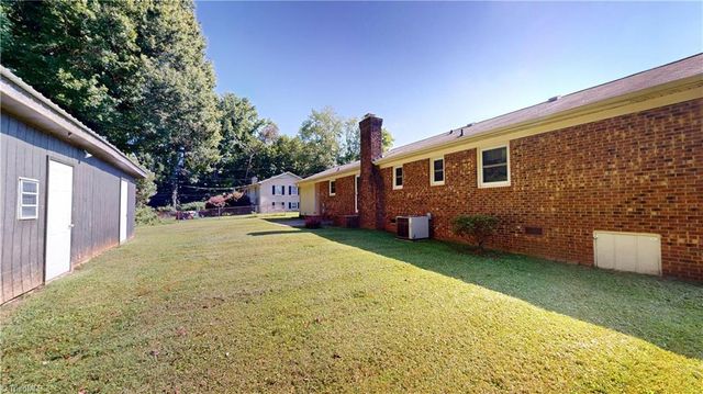 1656 Brookford Road, Kernersville, NC 27284
