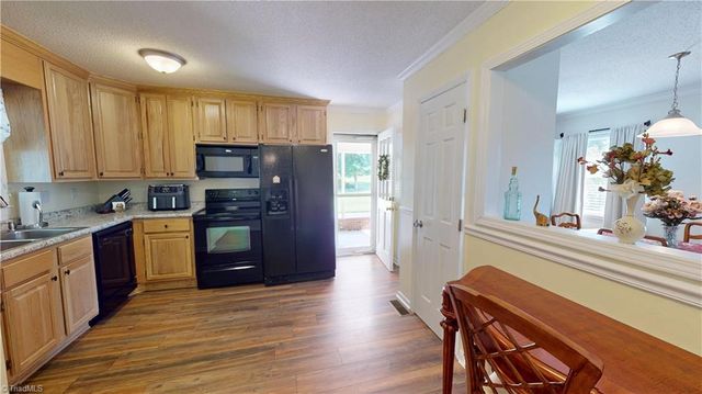 1656 Brookford Road, Kernersville, NC 27284