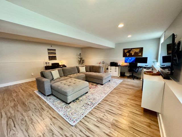 452 WELSH HILL RD, Newark, DE 19702