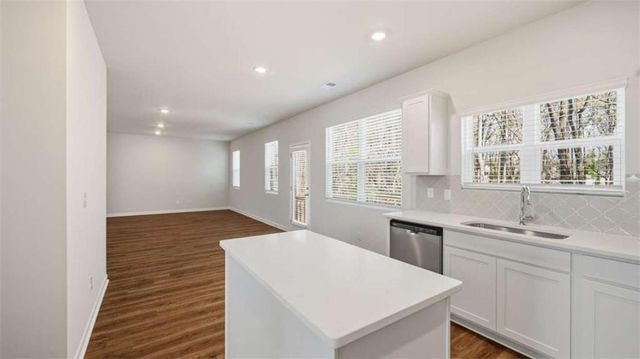 204 Friendship Oak Way, Hampton, GA 30228