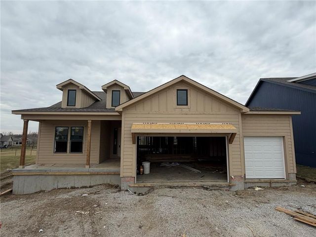 4524 SW Berkshire Drive, Lee's Summit, MO 64083