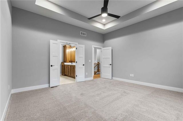 4524 SW Berkshire Drive, Lee's Summit, MO 64083