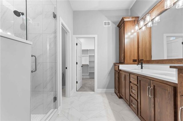 4524 SW Berkshire Drive, Lee's Summit, MO 64083