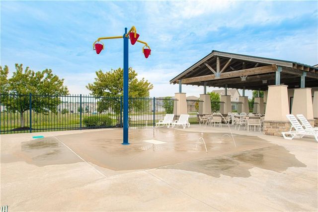 4524 SW Berkshire Drive, Lee's Summit, MO 64083