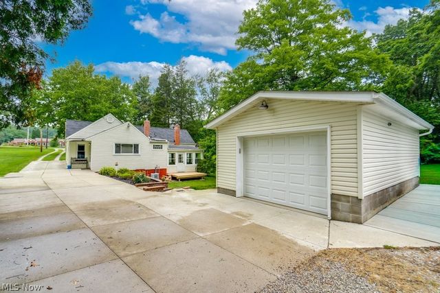 4033 State Road, Akron, OH 44319