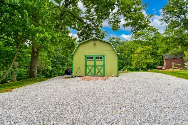 4033 State Road, Akron, OH 44319