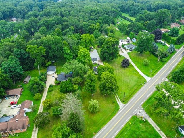 4033 State Road, Akron, OH 44319