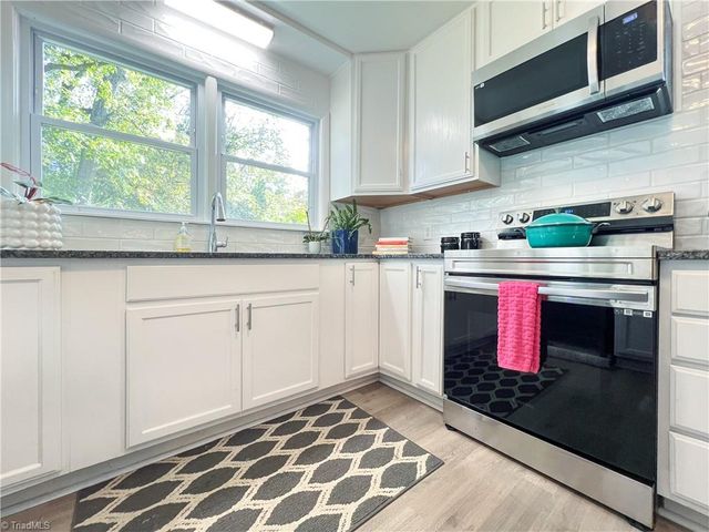 3015 Wonderwood Drive, Winston-salem, NC 27103