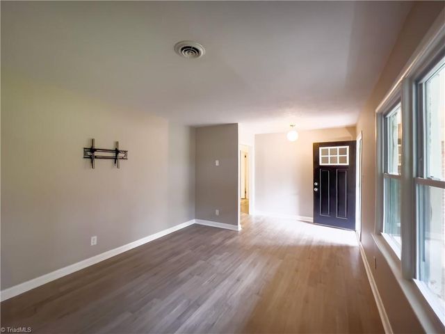 3015 Wonderwood Drive, Winston-salem, NC 27103