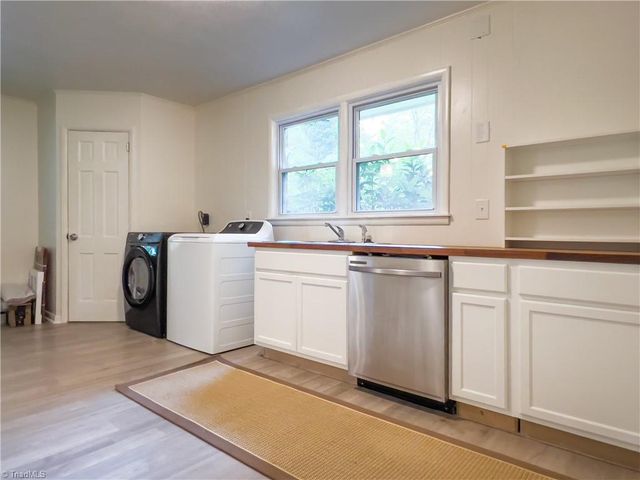 3015 Wonderwood Drive, Winston-salem, NC 27103