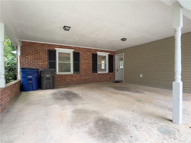 3015 Wonderwood Drive, Winston-salem, NC 27103