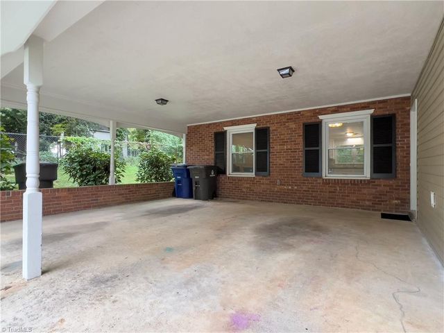 3015 Wonderwood Drive, Winston-salem, NC 27103