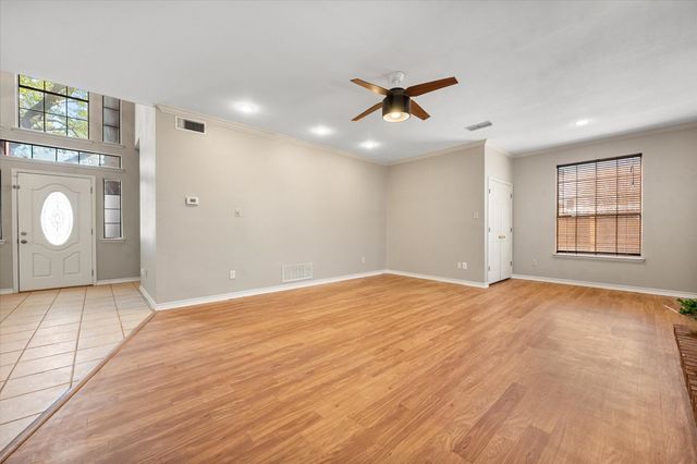 6104 Hedgeapple Court, Arlington, TX 76001