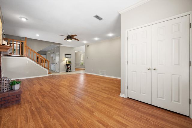 6104 Hedgeapple Court, Arlington, TX 76001